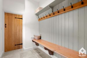 Photo 25- click for photo gallery